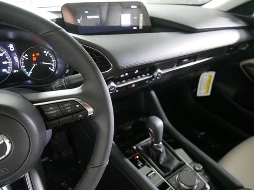 2025 Mazda Mazda3 FWD w/Preferred Package