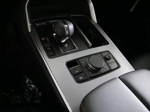 Jet Black Mica 2026 Mazda CX-70 3.3 Turbo Preferred