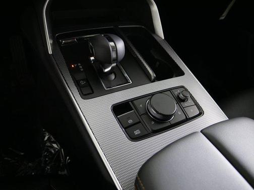 Jet Black Mica 2026 Mazda CX-70 3.3 Turbo Preferred