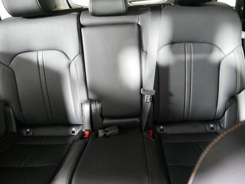 Jet Black Mica 2026 Mazda CX-70 3.3 Turbo Preferred