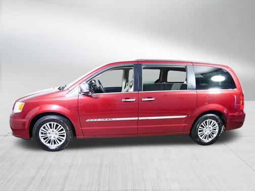 Brilliant Black Crystal Pearlcoat 2014 Chrysler Town & Country Touring-L