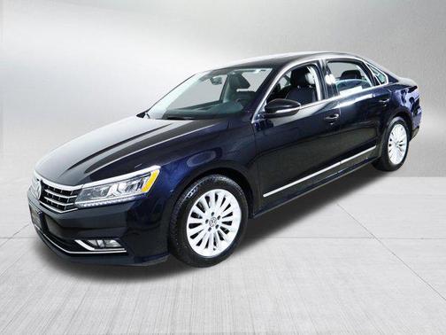 DEEP BLACK PEARL EFFECT 2017 Volkswagen Passat 1.8T SE