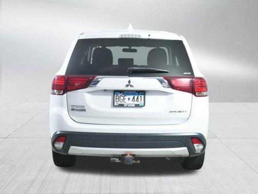 2018 Mitsubishi Outlander ES