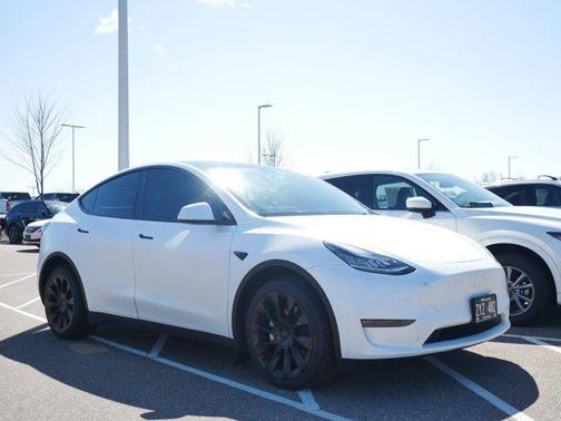 2023 Tesla Model Y Long Range Dual Motor All-Wheel Drive