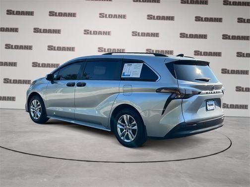 2023 Toyota Sienna XLE 7 Passenger