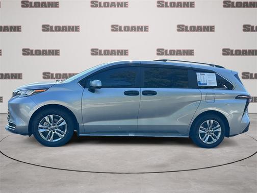2023 Toyota Sienna XLE 7 Passenger