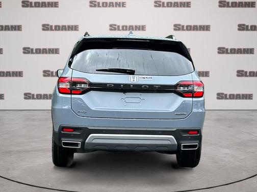 2025 Honda Pilot Touring 8-Passenger
