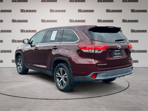 Ooh La La Rouge Mica 2019 Toyota Highlander LE