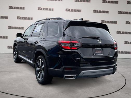 Crystal Black Pearl 2025 Honda Pilot Elite