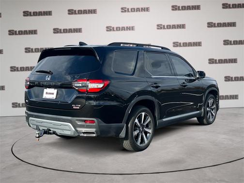 2023 Honda Pilot AWD Elite