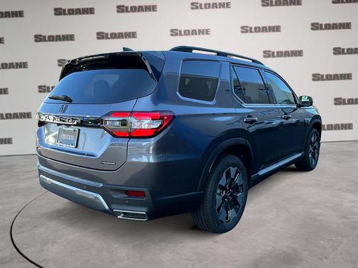 Modern Steel Metallic 2026 Honda Pilot Touring 8-Passenger