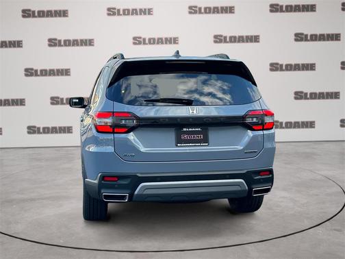 2025 Honda Pilot Touring 8-Passenger
