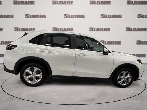Platinum White Pearl 2023 Honda HR-V LX