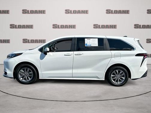 2024 Toyota Sienna LE