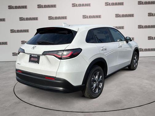 Platinum White Pearl 2026 Honda HR-V LX