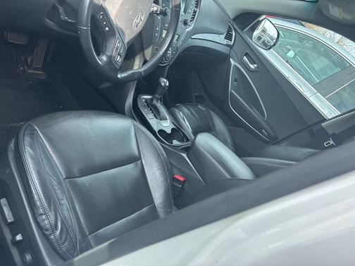 2016 Hyundai SANTA FE SE