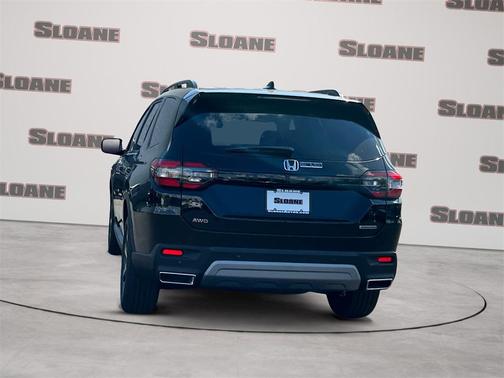 2025 Honda Pilot Touring 8-Passenger
