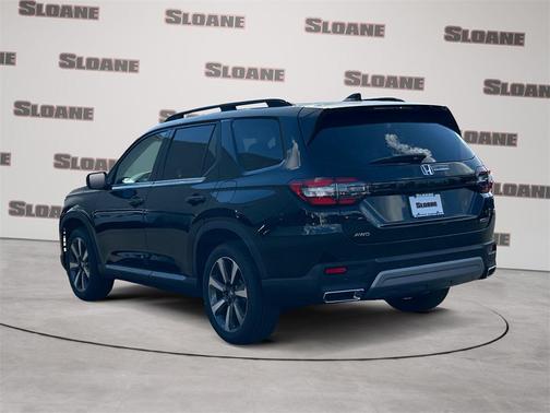 2025 Honda Pilot Touring 8-Passenger