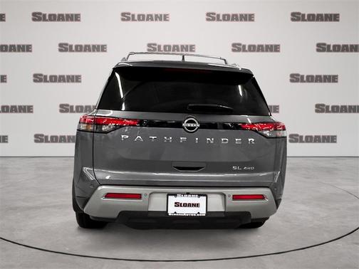 2022 Nissan Pathfinder SL 4WD