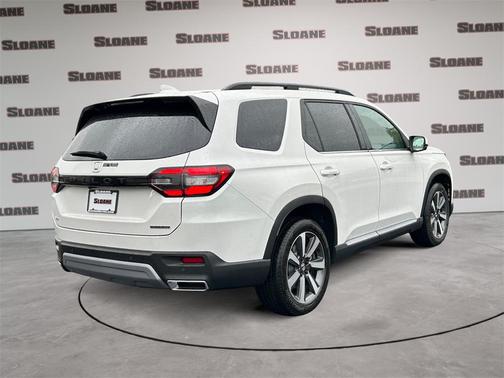 2025 Honda Pilot Touring 8-Passenger