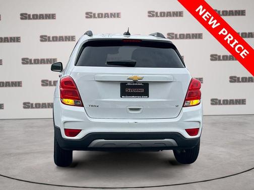 Summit White 2017 Chevrolet Trax LT