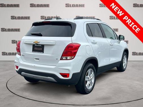 Summit White 2017 Chevrolet Trax LT