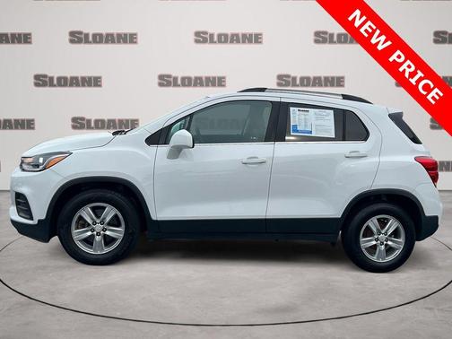 Summit White 2017 Chevrolet Trax LT