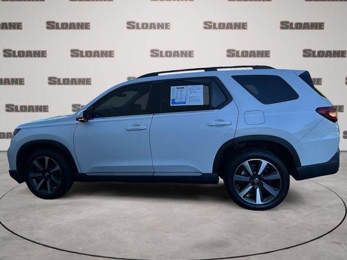 Platinum White 2023 Honda Pilot AWD Elite