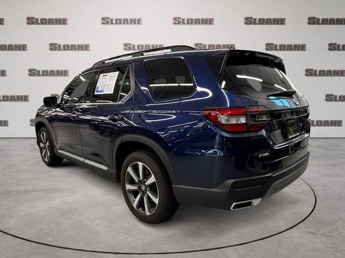 Obsidian 2025 Honda Pilot Touring 8-Passenger