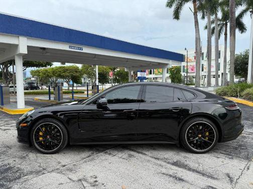 2021 Porsche Panamera 4