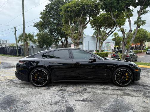 2021 Porsche Panamera 4