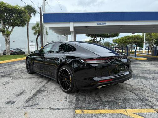 2021 Porsche Panamera 4