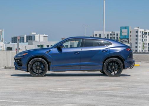 2020 Lamborghini Urus base