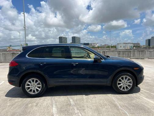 2011 Porsche Cayenne Base
