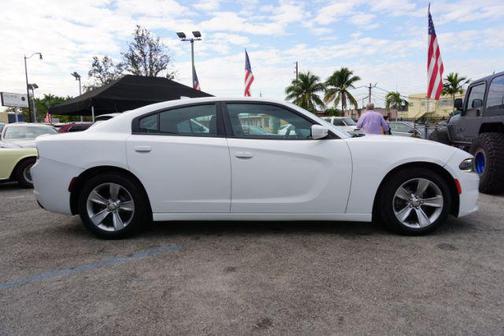 2016 Dodge Charger SXT