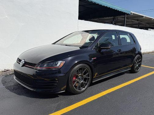2017 Volkswagen Golf GTI 2.0T SE 4-Door
