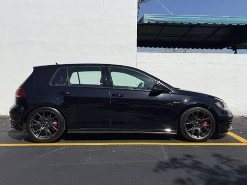 2017 Volkswagen Golf GTI 2.0T SE 4-Door