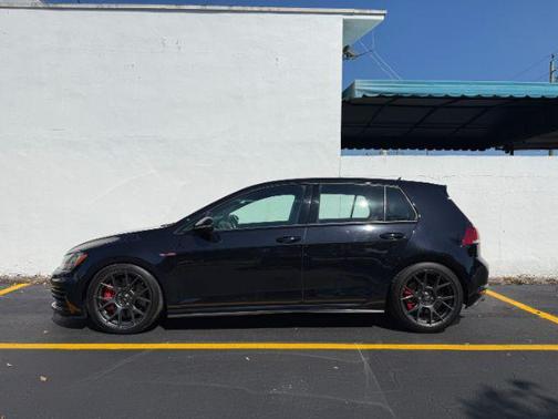 2017 Volkswagen Golf GTI 2.0T SE 4-Door