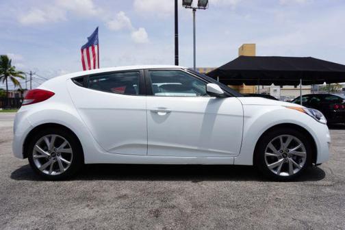 2017 Hyundai Veloster Base