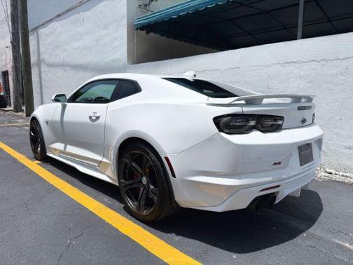 Summit White 2021 Chevrolet Camaro 2SS