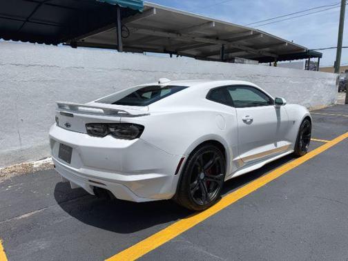 Summit White 2021 Chevrolet Camaro 2SS