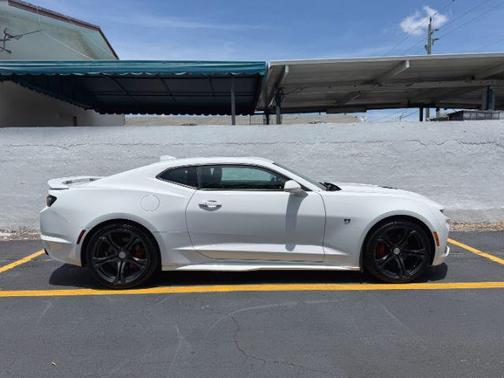 Summit White 2021 Chevrolet Camaro 2SS
