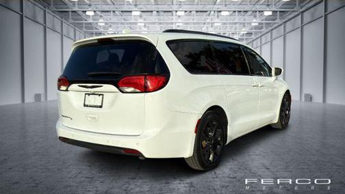 2018 Chrysler Pacifica Touring-L Plus