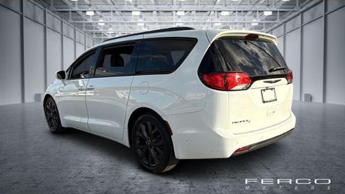 2018 Chrysler Pacifica Touring-L Plus