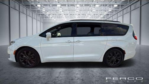 2018 Chrysler Pacifica Touring-L Plus