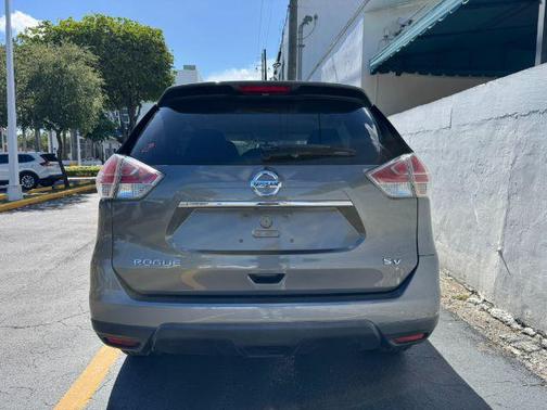Gun Metallic 2015 Nissan Rogue SV