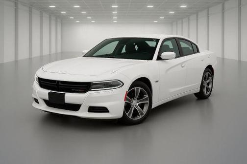 White 2016 Dodge Charger SXT