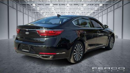 2017 Kia Cadenza Premium