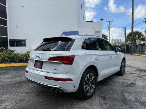 2022 Audi Q5 45 S line Premium Plus