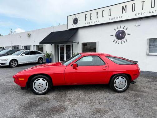 1985 Porsche 928 Base